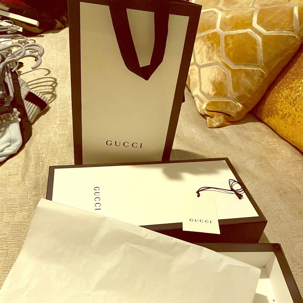 Authentic Gucci box, tissue paper, tag & bag.